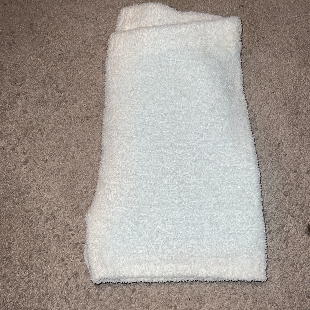 Colsie size L fluffy winter white shorts - Picture 3 of 4